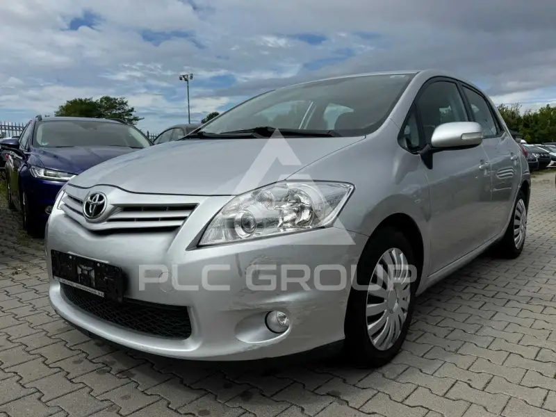 2011 Toyota AURIS