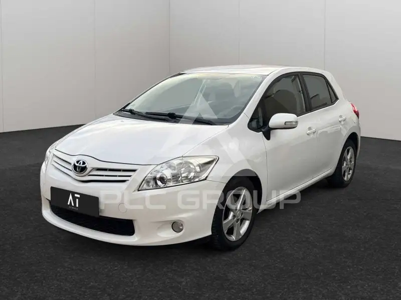 2011 Toyota AURIS