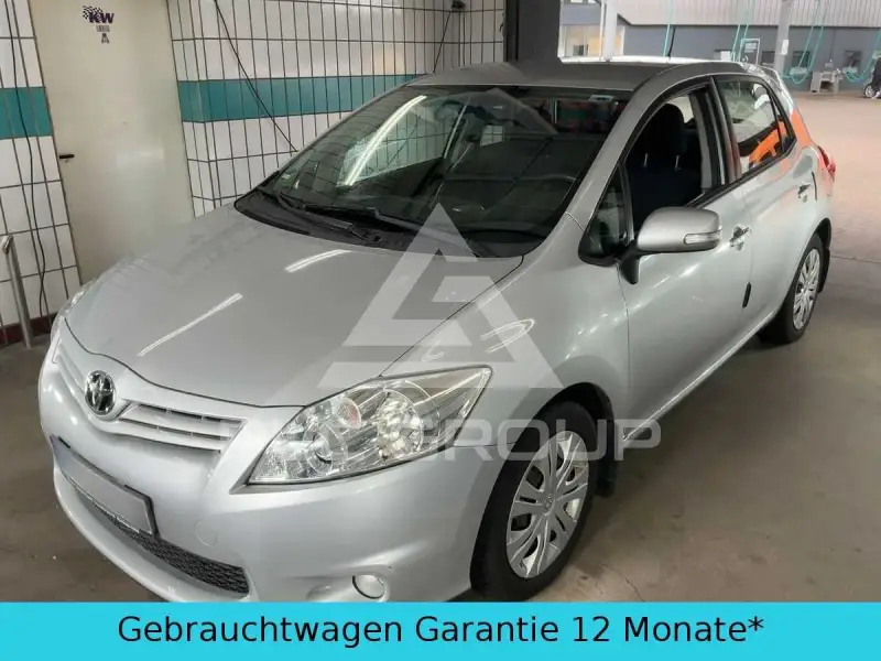 2011 Toyota AURIS