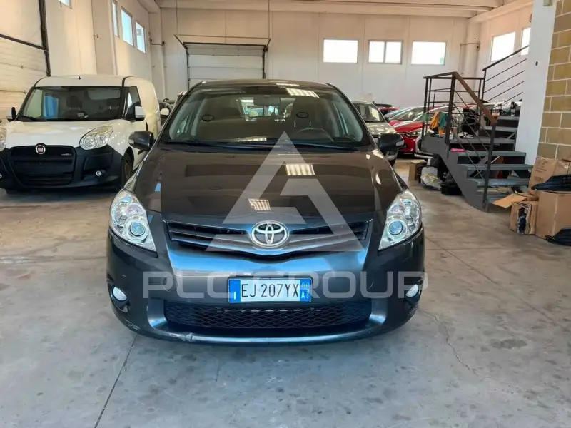 2011 Toyota AURIS