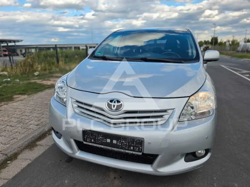 2011 Toyota VERSO