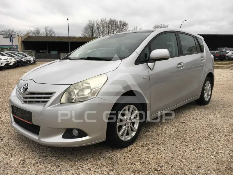 2011 Toyota VERSO