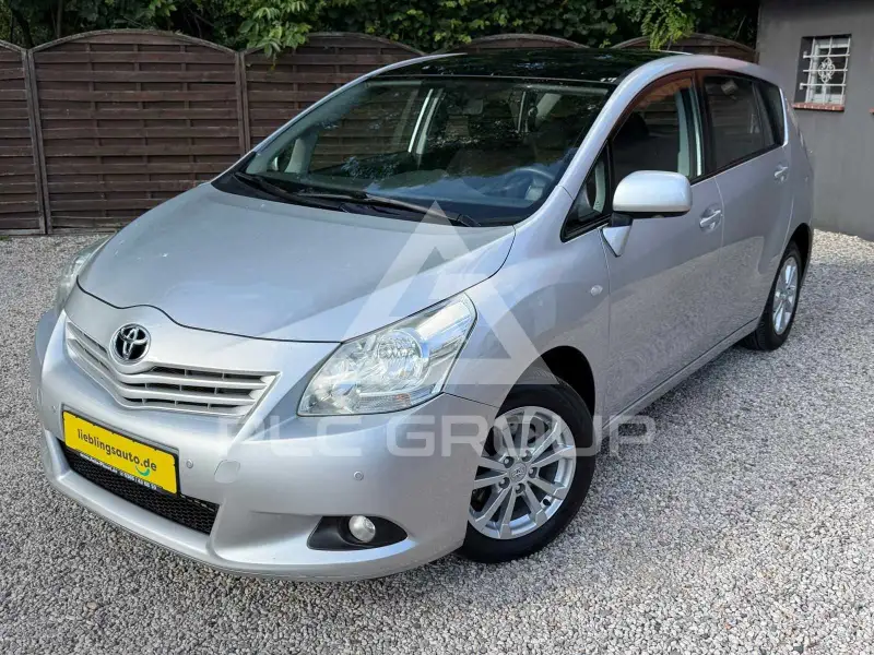 2011 Toyota VERSO
