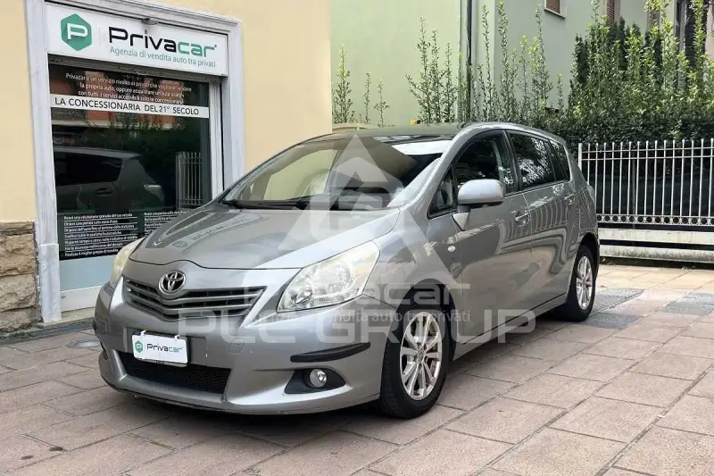 2011 Toyota VERSO