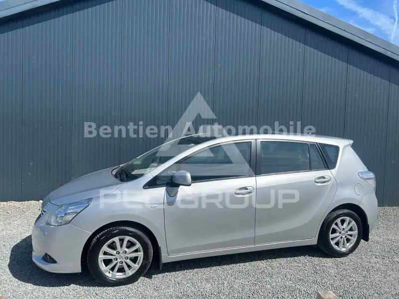 2011 Toyota VERSO