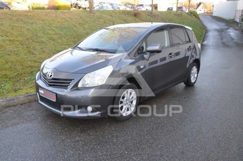 2011 Toyota VERSO