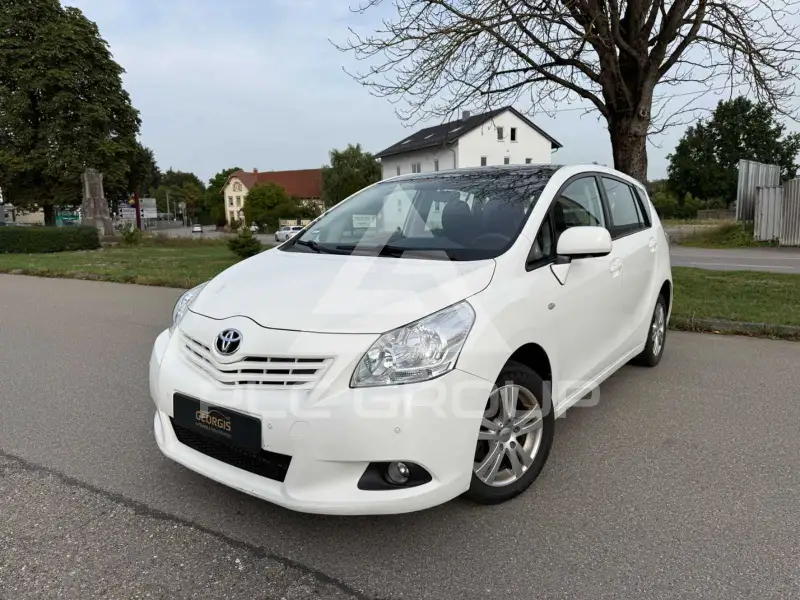 2011 Toyota VERSO