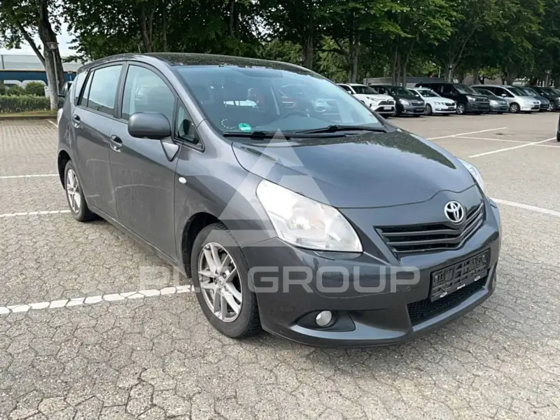 2011 Toyota VERSO