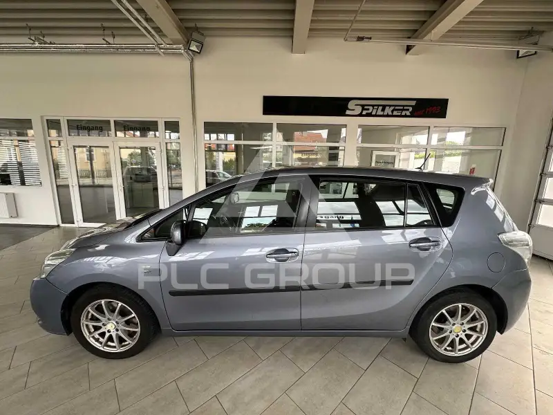 2011 Toyota VERSO