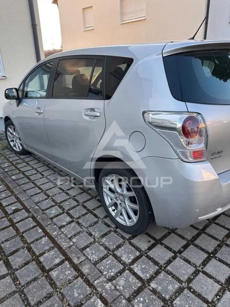 2011 Toyota VERSO