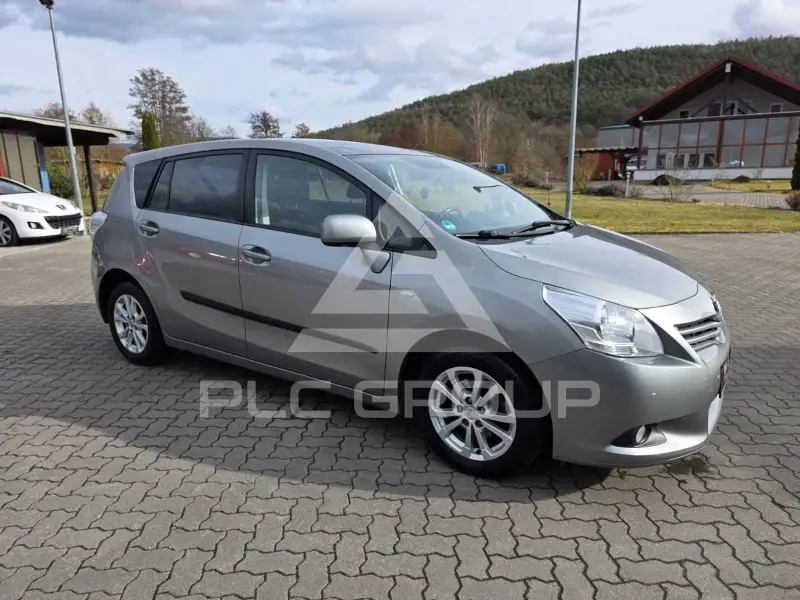 2011 Toyota VERSO