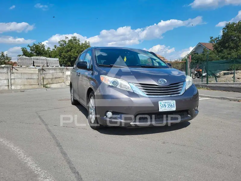 2011 Toyota SIENNA