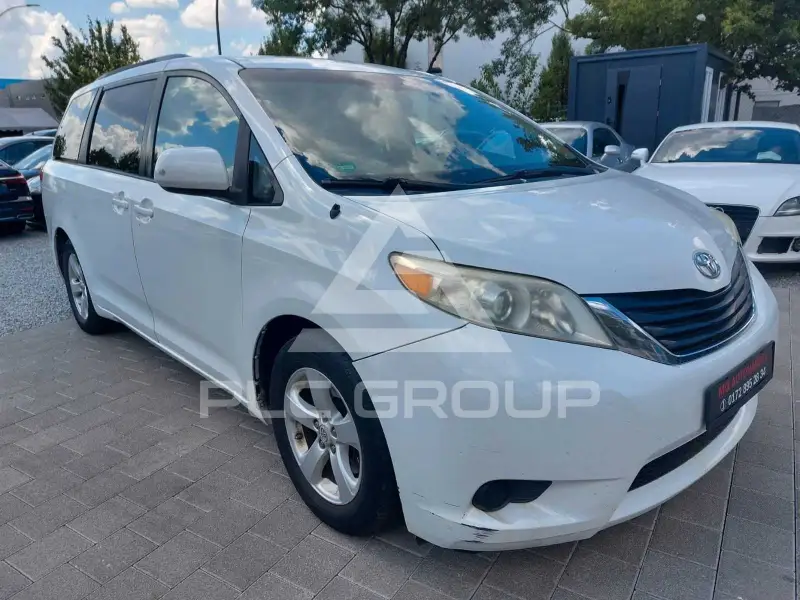 2011 Toyota SIENNA
