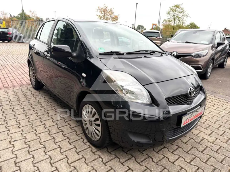 2011 Toyota YARIS