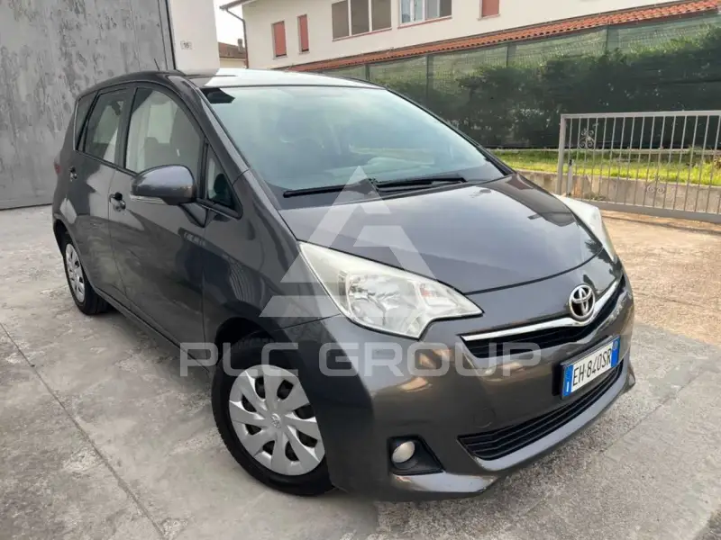 2011 Toyota VERSO