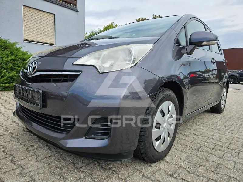 2011 Toyota VERSO
