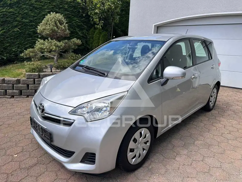 2011 Toyota VERSO