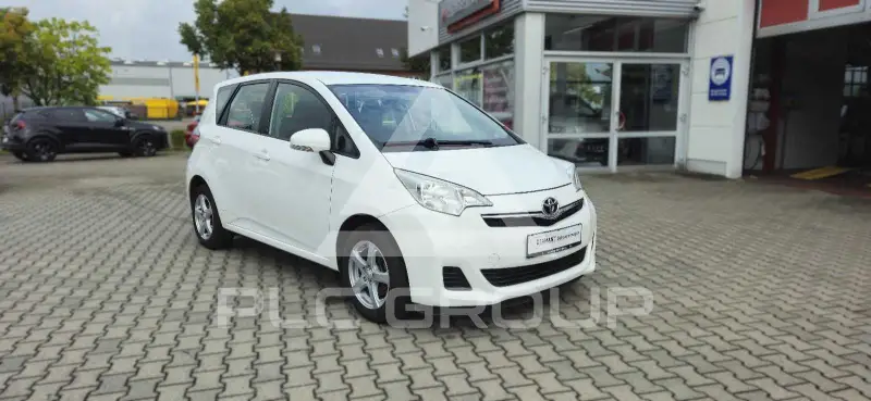 2011 Toyota VERSO