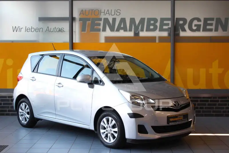 2011 Toyota VERSO