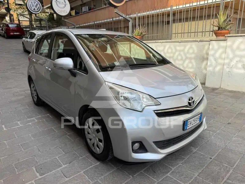 2011 Toyota VERSO
