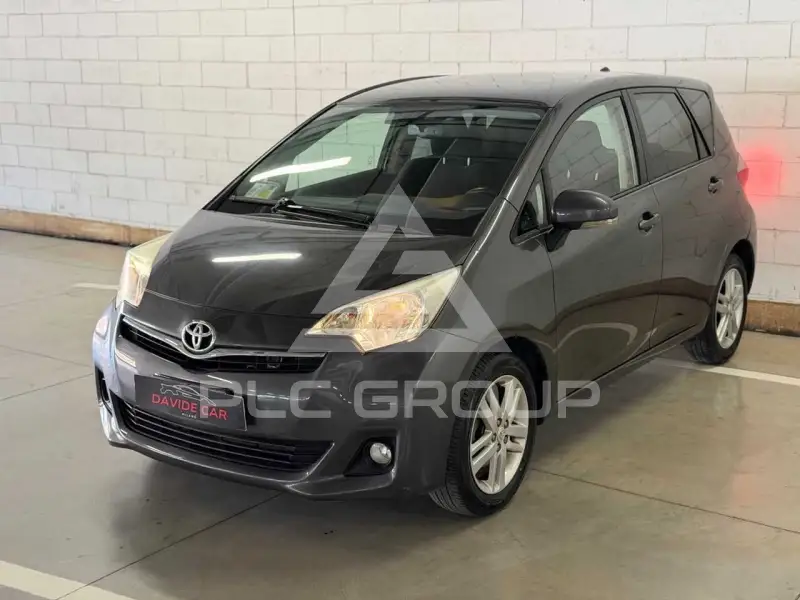 2011 Toyota VERSO