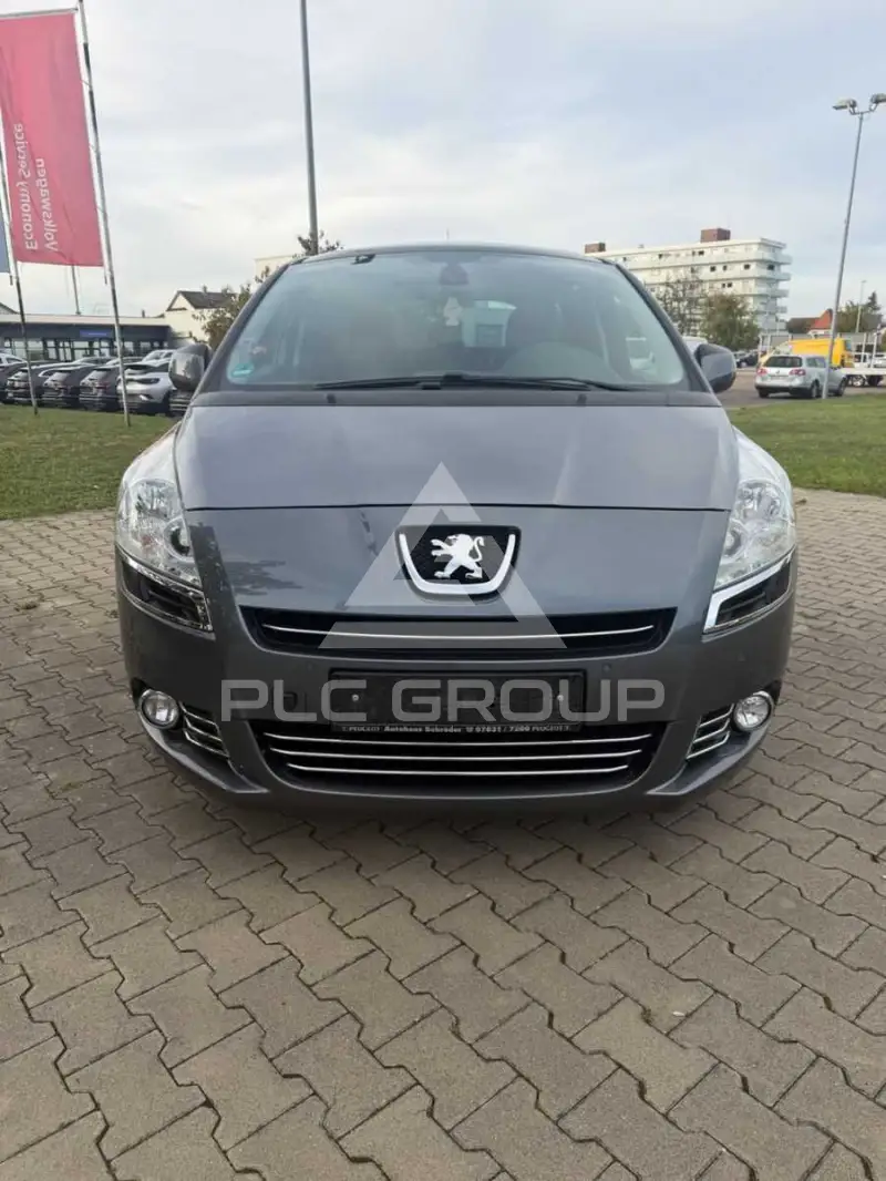 2011 Peugeot 5008
