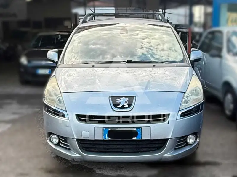 2011 Peugeot 5008