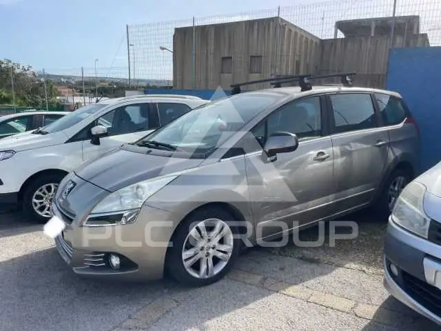 2011 Peugeot 5008