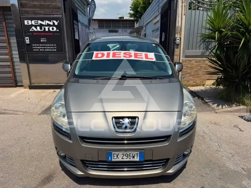 2011 Peugeot 5008