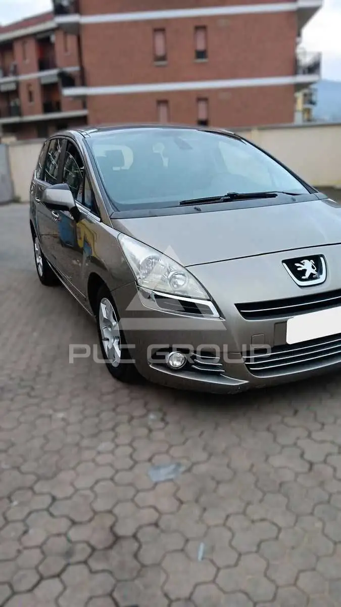 2011 Peugeot 5008