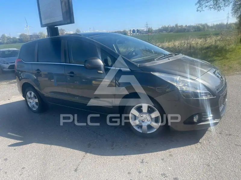2011 Peugeot 5008