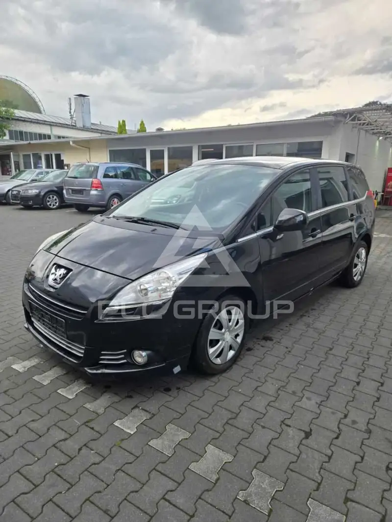 2011 Peugeot 5008