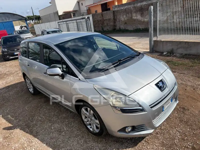 2011 Peugeot 5008