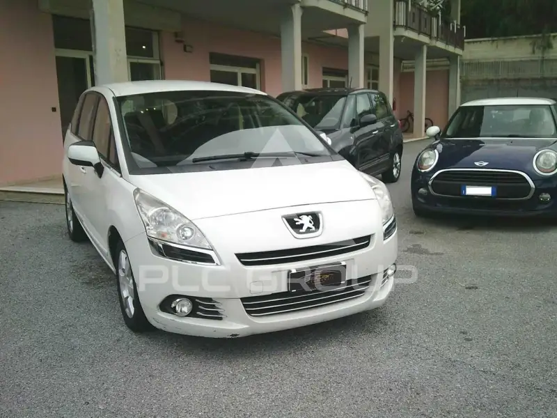 2011 Peugeot 5008