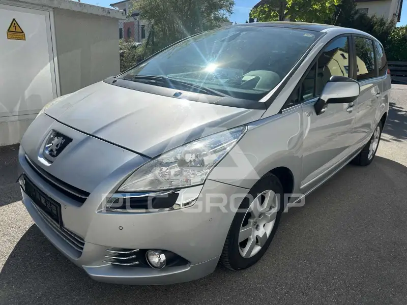 2011 Peugeot 5008