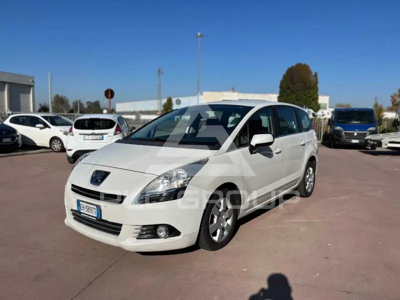 2011 Peugeot 5008