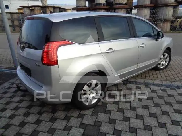 2011 Peugeot 5008