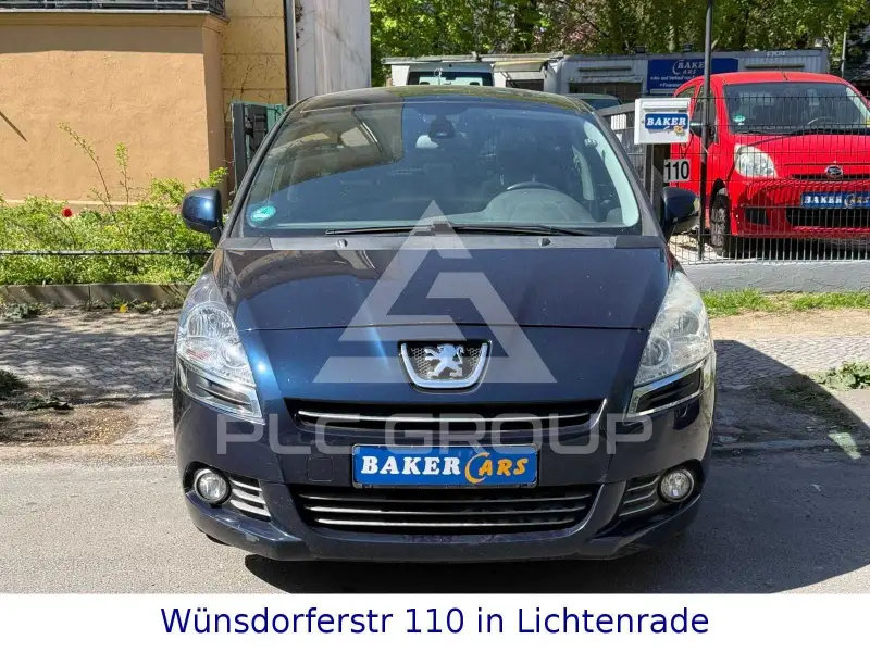 2011 Peugeot 5008