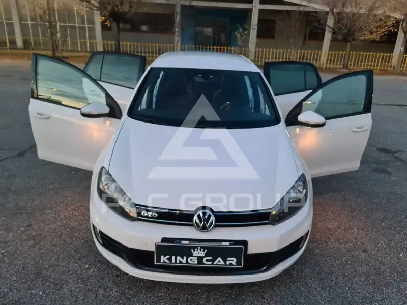 2011 Volkswagen GOLF