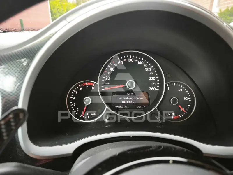 2011 Volkswagen BEETLE