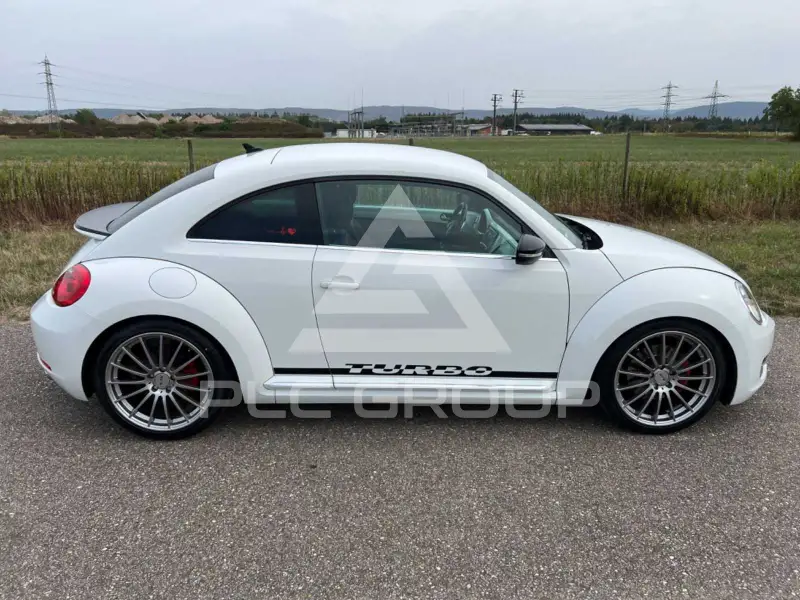 2011 Volkswagen BEETLE