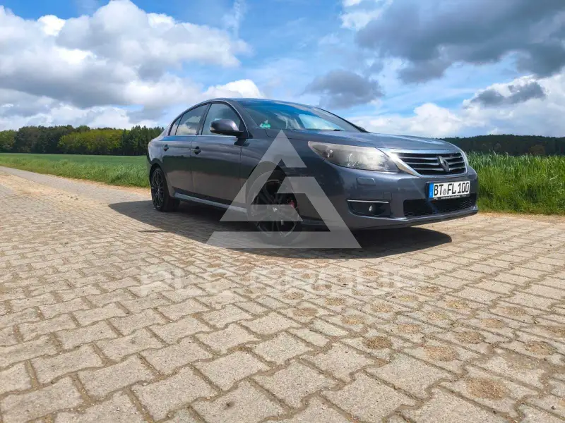 2011 Renault Latitude