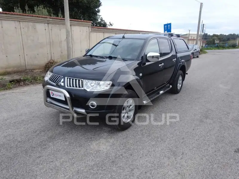 2012 Mitsubishi PAJARO