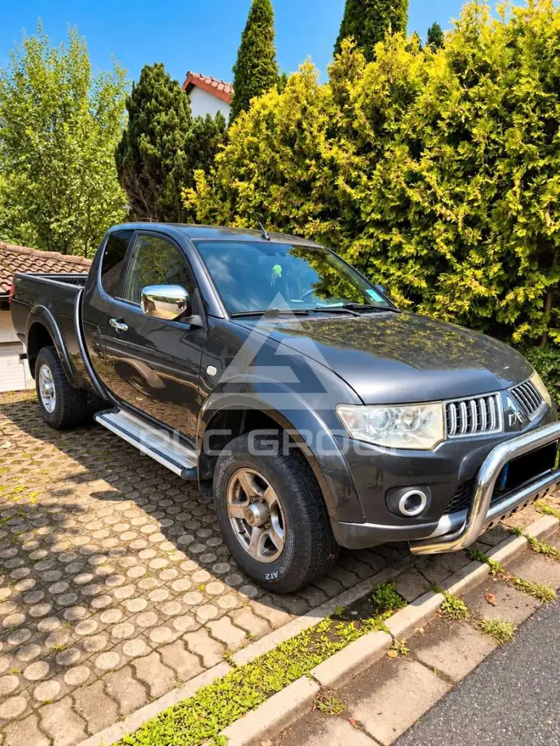 2012 Mitsubishi L200
