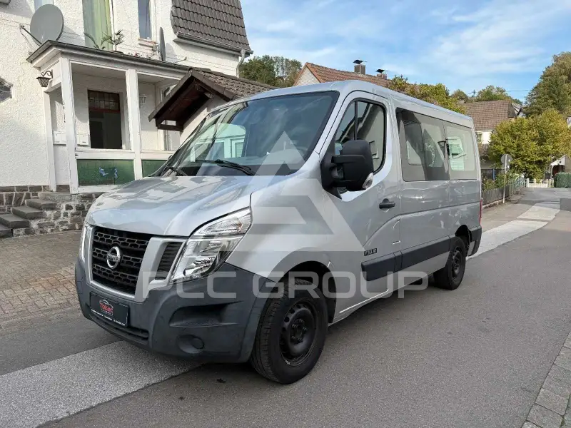 2012 Nissan NV 400