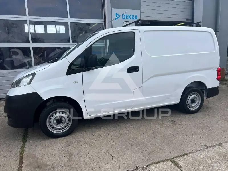 2012 Nissan NV 200