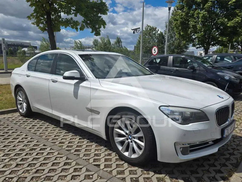 2012 BMW 740