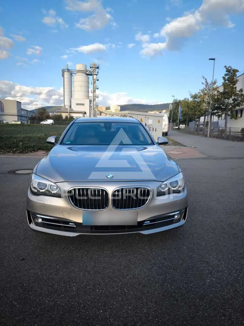 2012 BMW 740