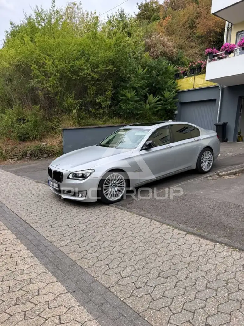 2012 BMW 740