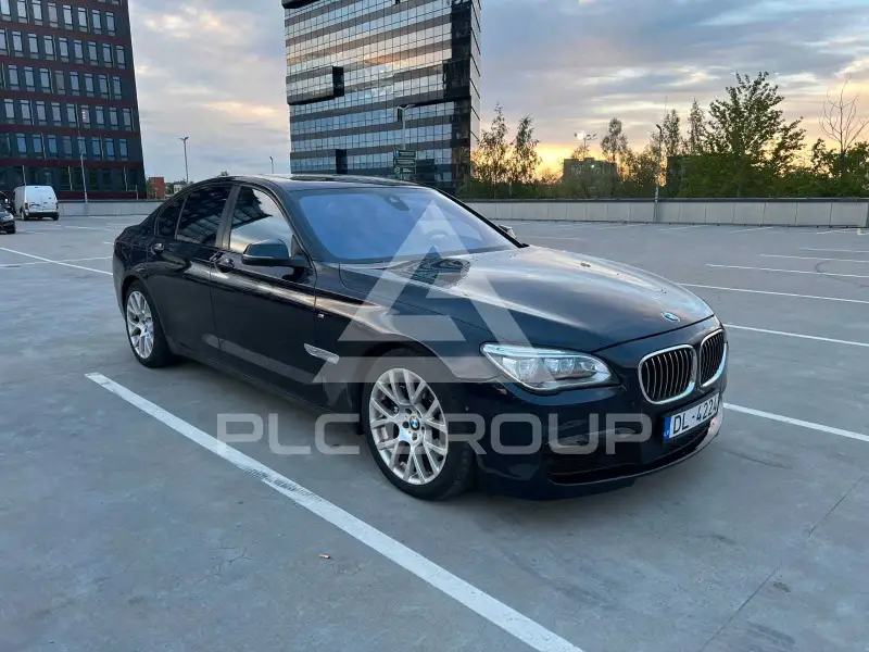 2012 BMW 750